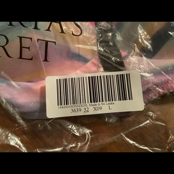 Victoria’s Secret PINK swim top - Picture 4 of 4